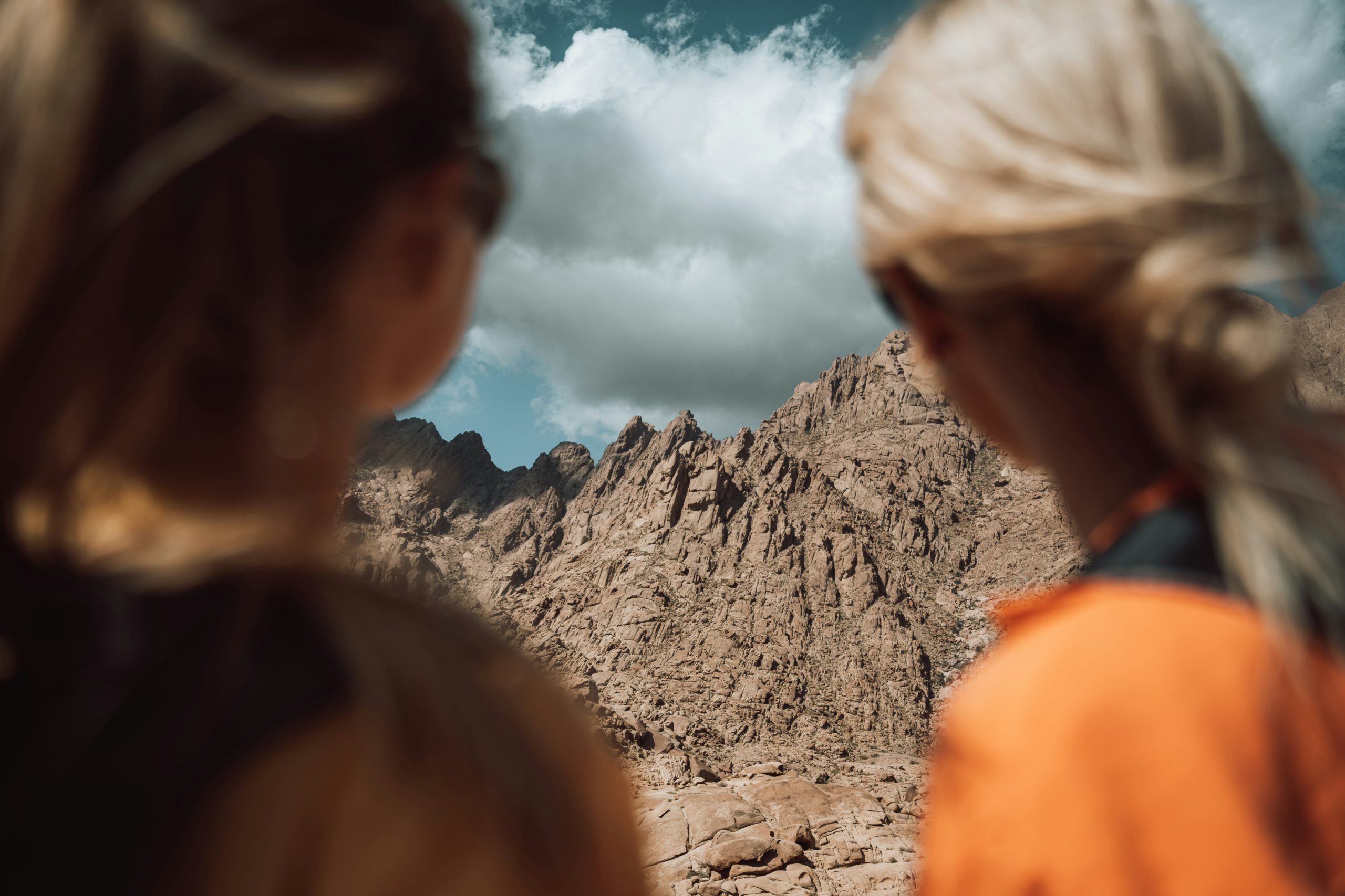 neom-r_cSTNf5ZK0-unsplash-scaled.jpg